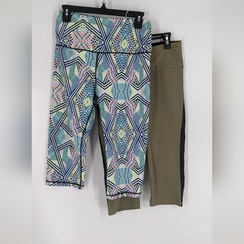 Victoria Secret Sport 2 pair‎ of cropped leggings Size M